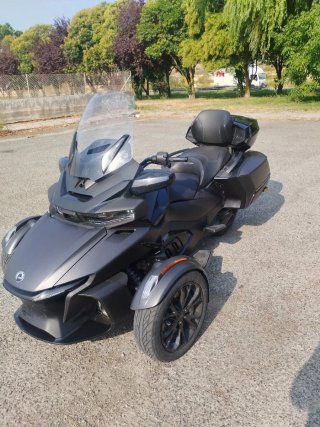 Can-Am Spyder RT Trike Negro