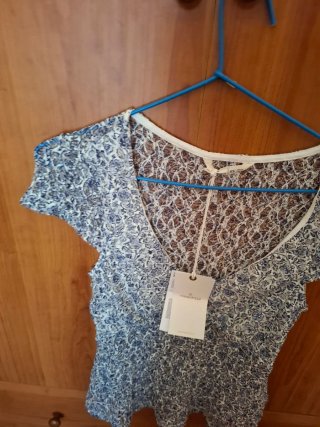 Blusa estampada floral azul