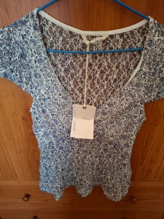 Blusa estampada floral azul