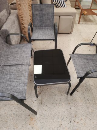 Conjunto de jardín 2 sillones y mesa.