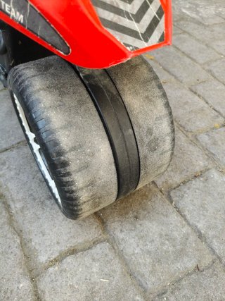 Moto de arrastre infantil Falk F800-S Roja