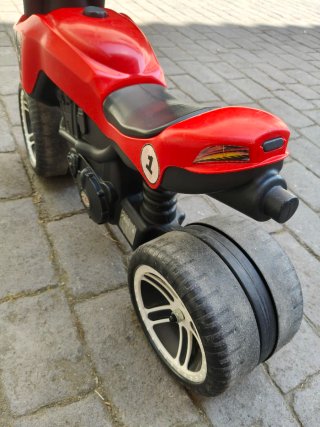 Moto de arrastre infantil Falk F800-S Roja