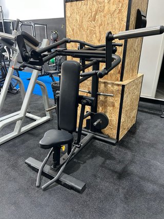 Máquina Press Hombro + Pájaro y Remo al mentón