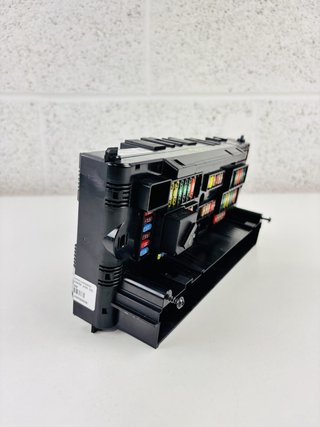 9234421 Caja fusibles delantera BMW Serie 7