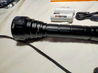 Linterna Wurkkos LED + Baterías y Cargador