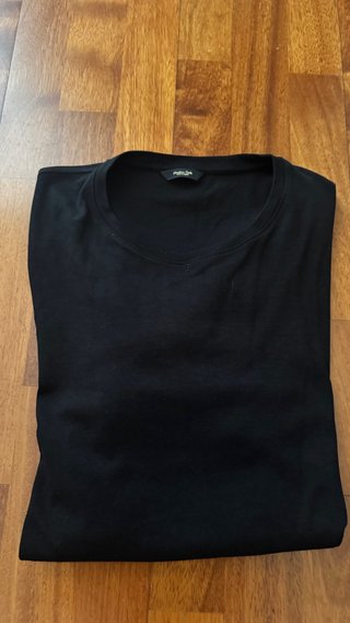 Camiseta negra Massimo Dutti