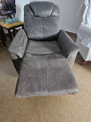 Sillón relax masajeador piel gris