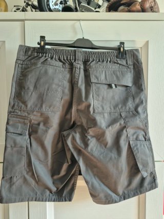 Pantaloni corti da lavoro grigi