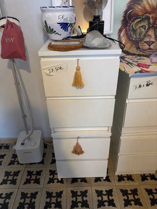 Mesita de noche Ikea