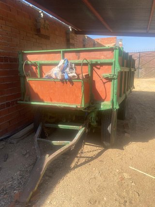 REMOLQUE AGRÍCOLA
