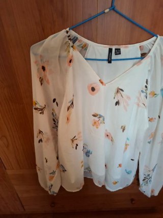 Blusa VERO MODA floral blanca Talla S