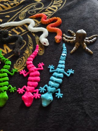 Lote figuras 3D: serpientes, lagartos y pulpos