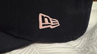Gorra New Era NY On Field azul rosa