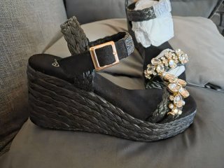 Sandalias cuña mujer negras  pedrería. T39 NUEVAS