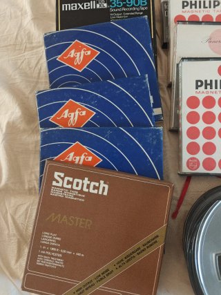 Lote 21 cintas magnetófono BASF, Maxell, Philips.