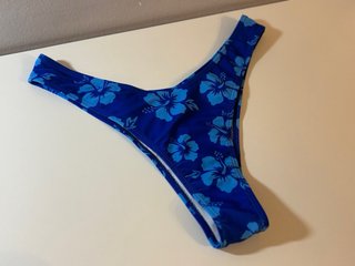Costume da bagno due pezzi floreale blu