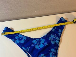 Costume da bagno due pezzi floreale blu