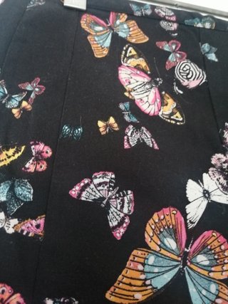Shorts de tiro alto con estampado de mariposas