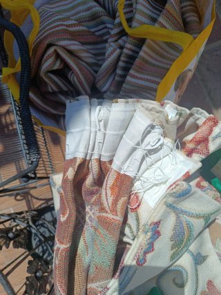 Tende Gobelino con Fiori Rossi e Beige