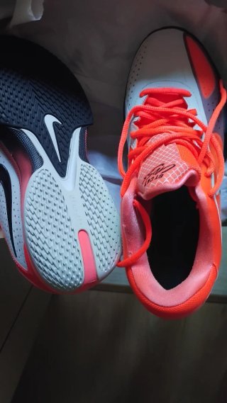 Zapatillas Nike Naranja y Plateado Talla 42
