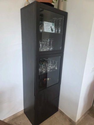 Vitrina IKEA BESTÅ negro/marrón