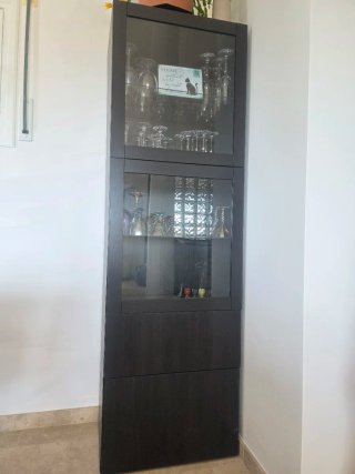 Vitrina IKEA BESTÅ negro/marrón