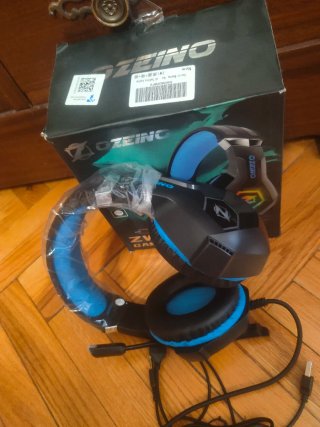 Auriculares Gaming Ozeino RGB Micrófono