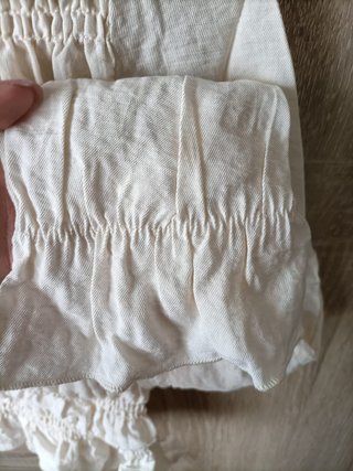 Blusa beige manga larga fruncida