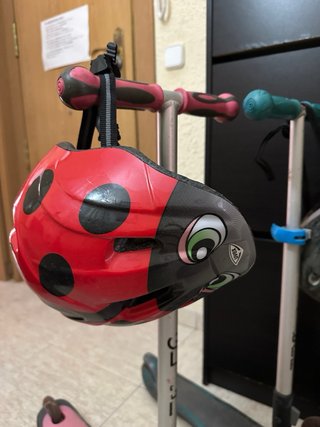 2 Patinetes Infantiles 3 Ruedas + 2 Cascos