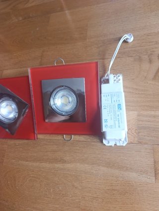 2 Focos LED Cuadrados Rojos con Transformador