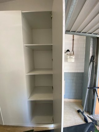 Armario blanco de madera