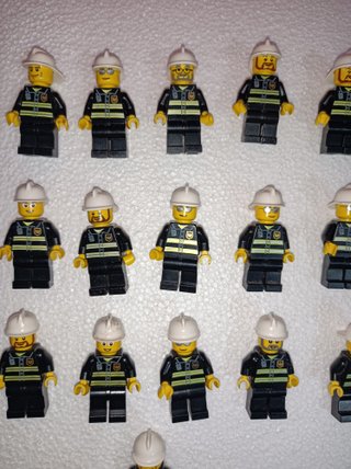 Lote 22 Minifiguras LEGO City Bomberos (LEED)