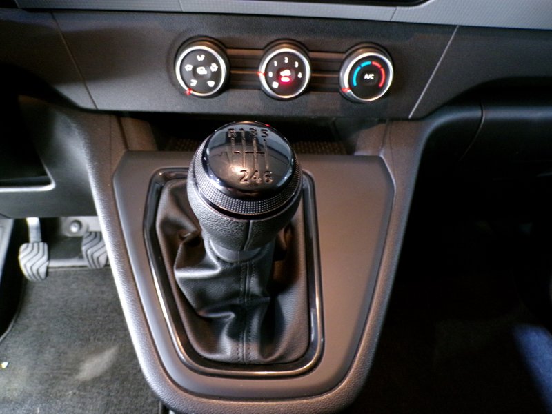 Renault Kangoo 2022, foto 26