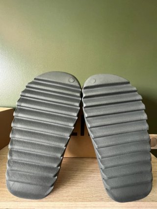 Chanclas Yeezy Slide Gris Talla 43