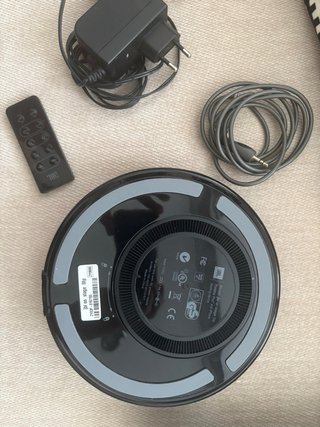Altavoz JBL Negro con Mando y Cargador