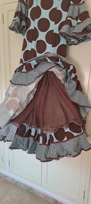 Traje de flamenca lunares azul y marrón