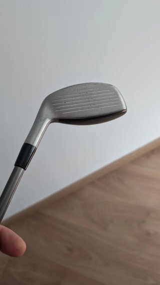 Híbrido Titleist 585H