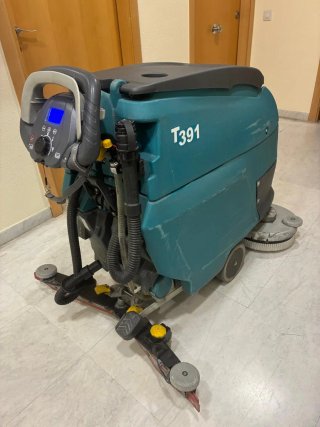 Fregadora de suelos profesional T391 Tennant.