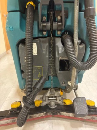 Fregadora de suelos profesional T391 Tennant.
