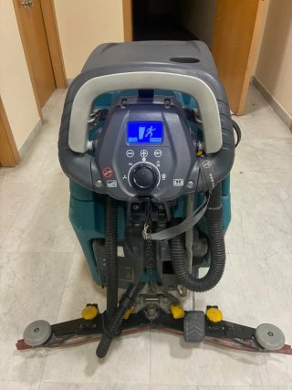Fregadora de suelos profesional T391 Tennant.