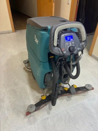 Fregadora de suelos profesional T391 Tennant.