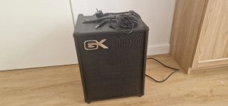 Bajo Eléctrico Negro con Funda y Amplificador