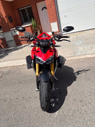 Ducati Streetfighter V4S