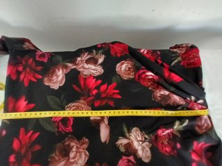 Vestido Gina Bacconi floral negro y rojo