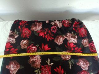 Vestido Gina Bacconi floral negro y rojo