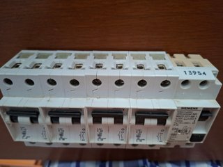 4 magnetotérmicos, 1 interrup. diferencial Siemens