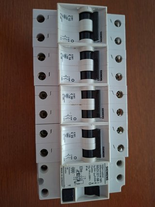 4 magnetotérmicos, 1 interrup. diferencial Siemens