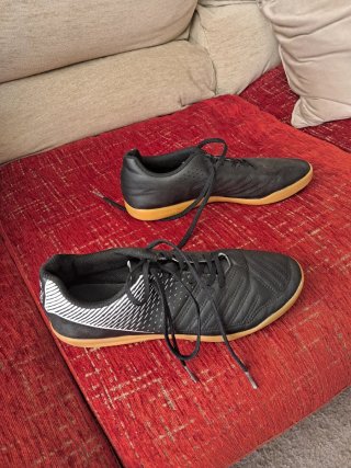 Zapatillas Fútbol Sala Negras y Marrones