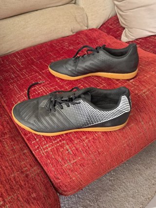 Zapatillas Fútbol Sala Negras y Marrones