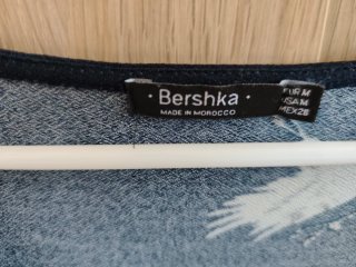 Mono Bershka corto estampado aves